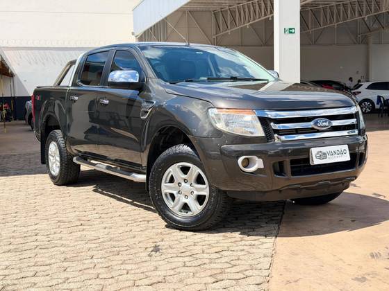 FORD RANGER 3.2 XLT 4X4 CD 20V DIESEL 4P AUTOMÁTICO FORD RANGER 3.2 XLT 4X4 CD 20V DIESEL 4P AUTOMÁTICO